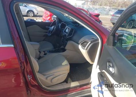 2019 Jeep Cherokee Latitude 4X4 from USA, damaged, VIN 1C4PJMCB5KD310639